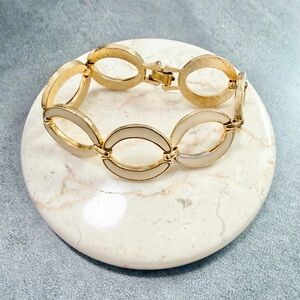 Vintage Cream Enamel Gold Tone Link Oval Bracelet - Women's Fashion Jewelry